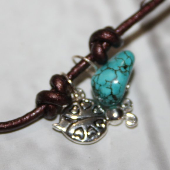 Cute faux leather bracelet with turquoise and ladybug charm adjustable - Picture 3 of 4